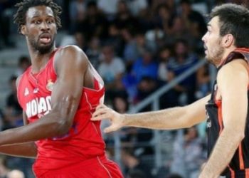 Bangaly Fofana (2,13m) va jouer avec les lions du Sénégal